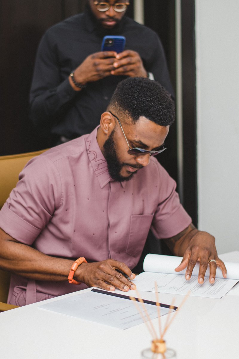 PeriwinkleRes's tweet photo. We are delighted to welcome @ebuka as the Brand Ambassador and corporate face for Periwinkle Empire. 

The Chairman, Periwinkle Empire, @drchiedunweke stated that one of the reasons why the company decided to work with @ebuka is b’cos he is known for class and integrity. https://t.co/jPZe3YfcMJ