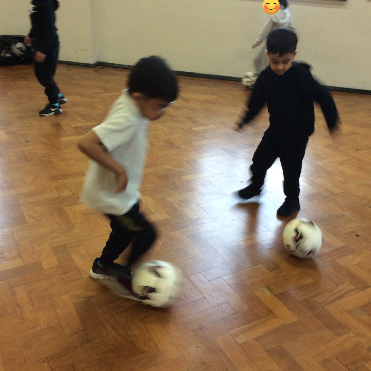 alstonprimaryb9's tweet image. RS have been putting their football skills from this half term to the test. We took on the positions of attackers and defenders as we played our matches. #EYFS #CompletePE