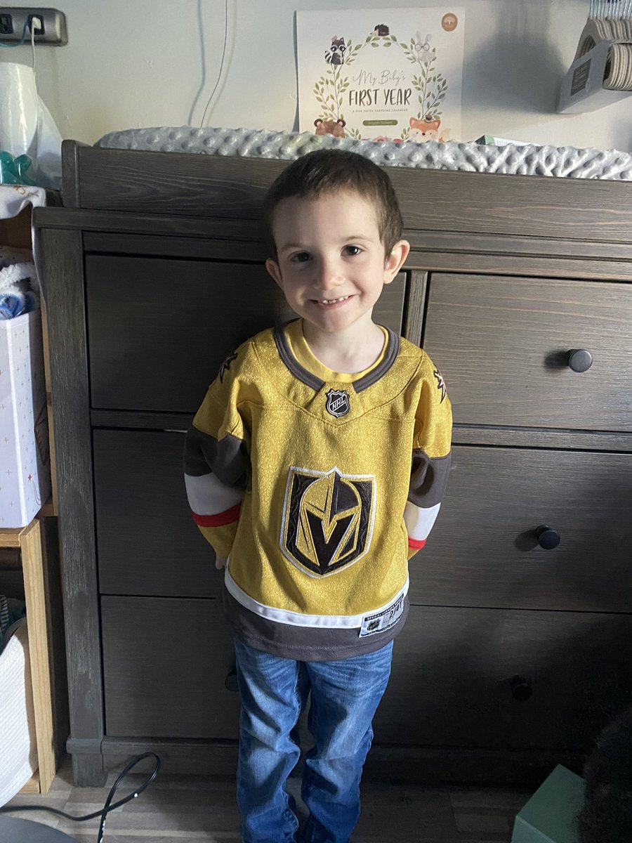 KP3281026's tweet photo. 6am phone call from my sister 
Me: Hello? 
Sister: Grey has a question. (He’s 4)
Grey: what team do you want to win? The Green Stars (@DallasStars) or the Golden Knights (@GoldenKnights) 
Me: Golden Knights 
Grey: Me too! Green stars are going down! Game 1 is tonight! https://t.co/kbSMVhPxP6