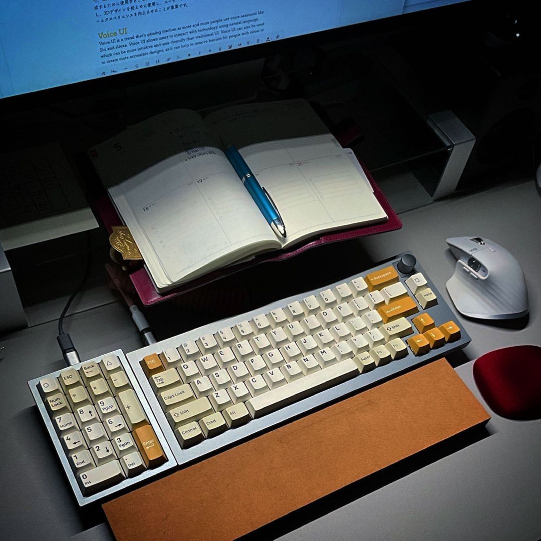 KeychronMK's tweet photo. Thanks 📸: Starfield for sharing your desk setup with your #KeychronQ0 and #KeychronQ2. Tag us and share your desk with us!
Available on #amazon👉🏻https://t.co/m2cURpPVj1
#setup #keychron #mechanicalkeyboard #customkeyboard https://t.co/JxvGkMeqZG