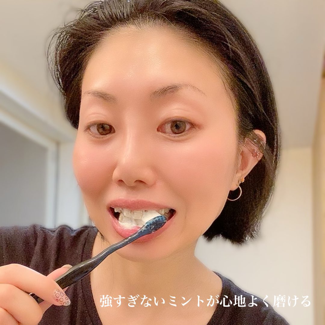 fukkkiiiyyy's tweet photo. 40年の歯科技工所の研究により誕生したNOILAの歯磨き粉&歯ブラシ🦷✨
銀イオンでの除菌による口臭予防とベタつきがほんとにスッキリして気持ち良いアイテムでした😳
辛すぎないミントがちょうど良くて私はお気に入りです♡
#ノイラ #NOILA #歯磨き粉 #銀イオン #口臭予防 #口臭対策 #口臭ケア #PR https://t.co/Wl57XWcWT8