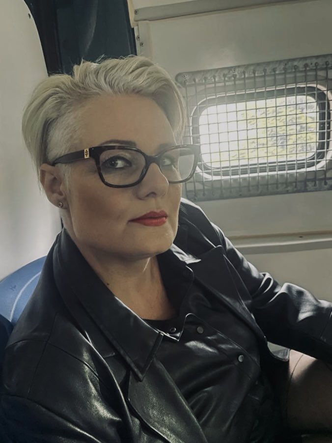 Falls ihr Mann nicht von der Vatertagstour zurück kommt…..

#knasttransporter