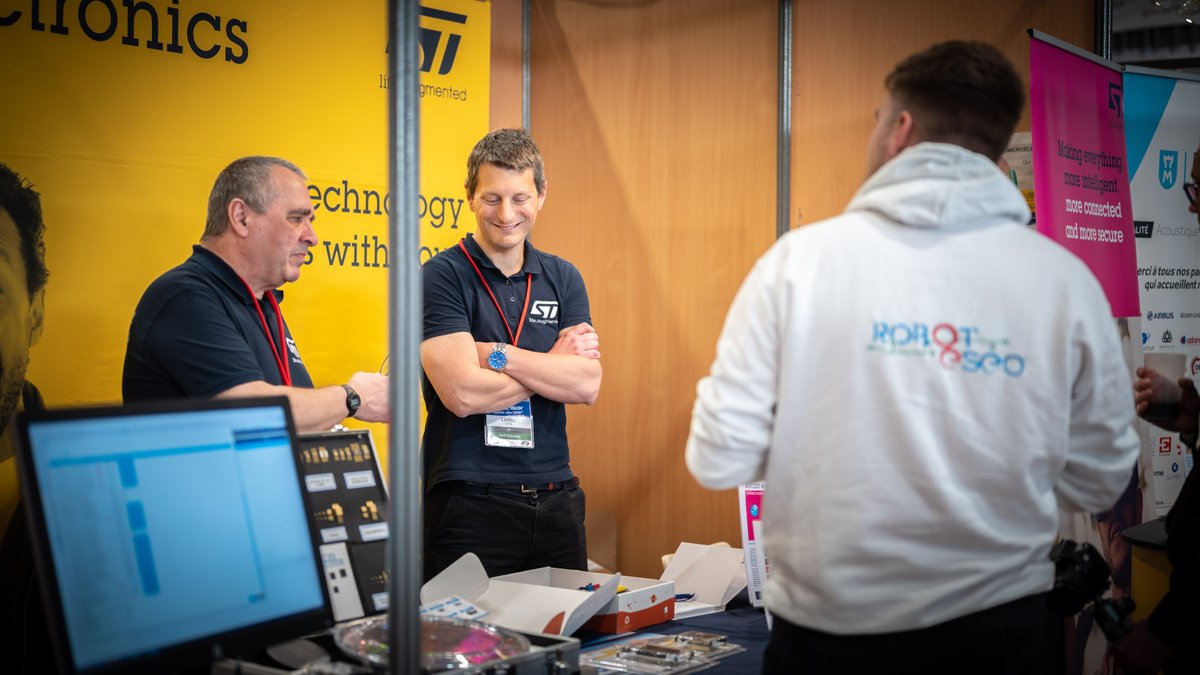 ST_France_News's tweet photo. Top départ pour la Coupe de France de Robotique 2023 aujourd'hui ! Suivez l'événement en direct : https://t.co/7QL1RSuWq2 
 
#CFR2023 #Robotique #Emploi #Jobs #STEMYourway @PlaneteSciences  @ORYON https://t.co/QGrjHFg2kV