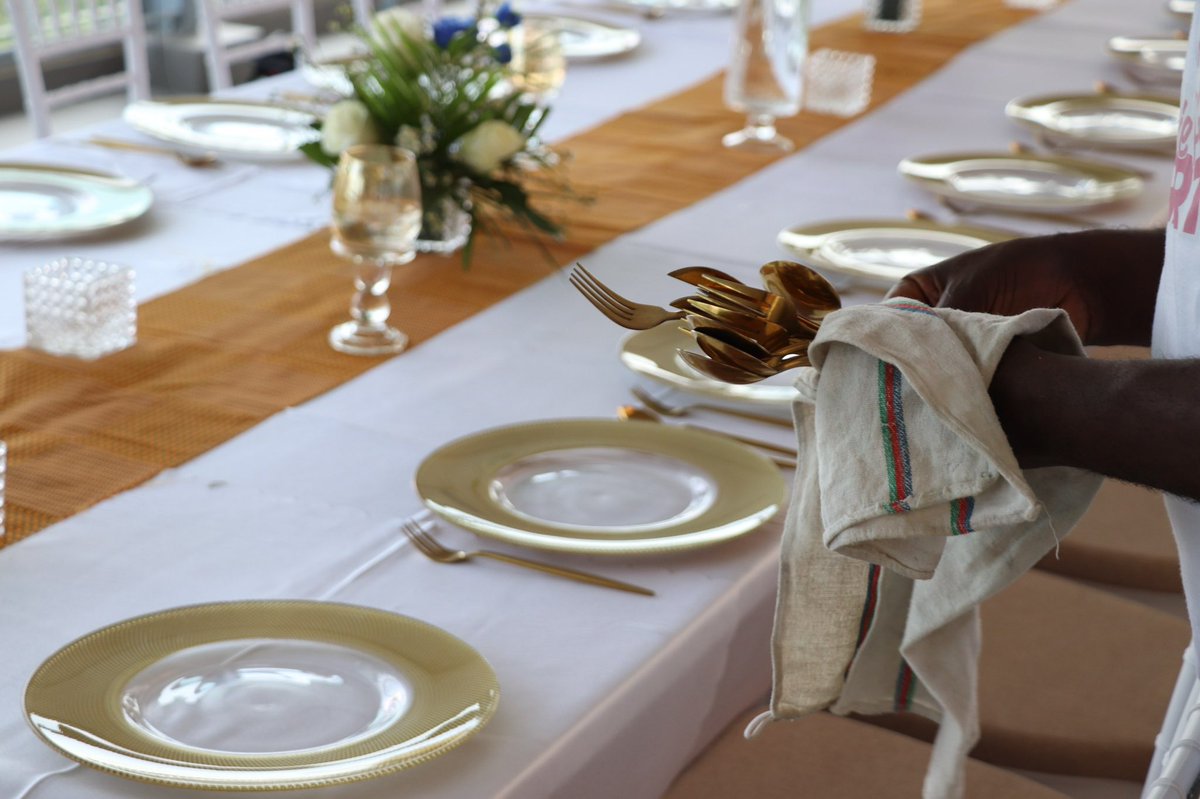 VanessaLECOSSON's tweet photo. 🍽️✨ The Xperience - Edition 1
Avant-première d'un dîner gastronomique en comité réduit ! 

En attendant les photos officielles bientôt 🌟🍷 
#DînerGastronomique #MomentsInoubliables #TheXperience #Events #Abidjan #CIV225 https://t.co/NQ9q85qF5X