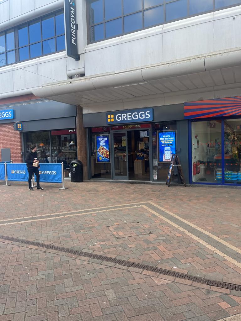 HSA_Retail's tweet photo. It has been all go at HSA recently so this is a slightly belated post about Greggs upsize at Brandon Parade, Motherwell. The new store extends to c. 2,745 sq.ft and will provide an improved offering and plenty of seating.
#upsizing #retailproperty https://t.co/RScEmGhGnt