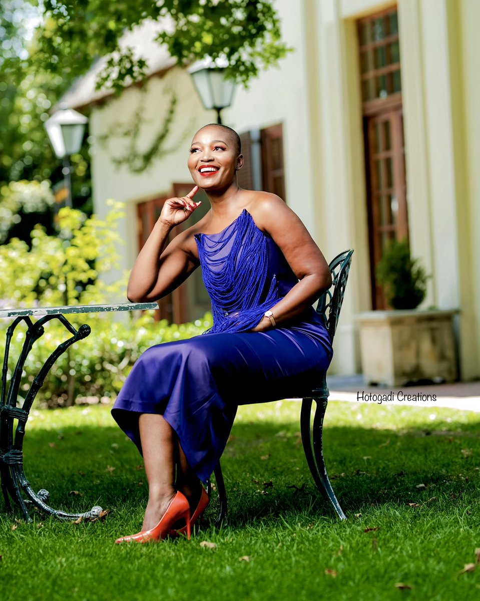 Mmereko wa matsogo aka…🪡

Khumo Beaded dress