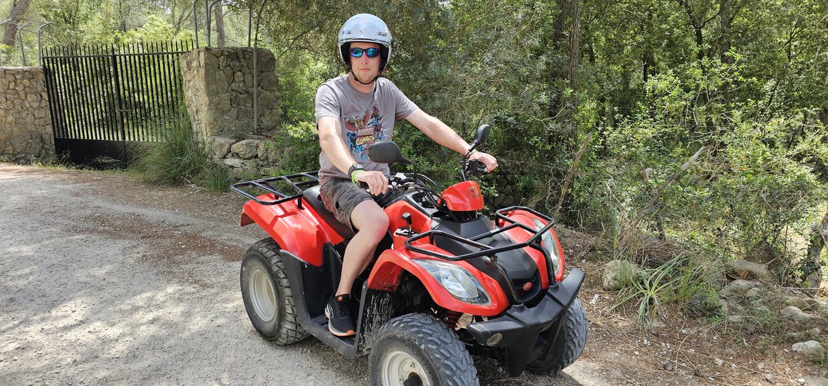 StevenKiberton's tweet photo. Decided to hire this for the day... Who knew off-road trails were so much fun... https://t.co/Xv2SngBnvA
