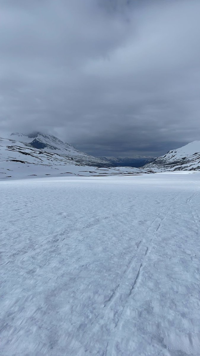 A very sporty family member just sent me these snowy pictures from Rostadalen in Målselv Municipality in Northern 🇳🇴 Norway. Still a lot of snow ❄️❄️❄️