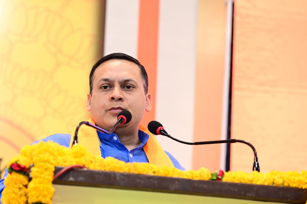 amitmalviya's tweet photo. भोपाल में भाजपा के आईटी और सोशल मीडिया विभाग की एक दिवसीय कार्यशाला में चुनाव और संगठन की रणनीति पर चर्चा हुई। कार्यकर्ताओं को मुख्यमंत्री @ChouhanShivraj, प्रदेश अध्यक्ष @VDSharmaBJP और प्रदेश प्रभारी @PMuralidharRao सहित प्रदेश के वरिष्ठ नेतृत्व का मार्गदर्शन मिला। अभूतपूर्व उत्साह।