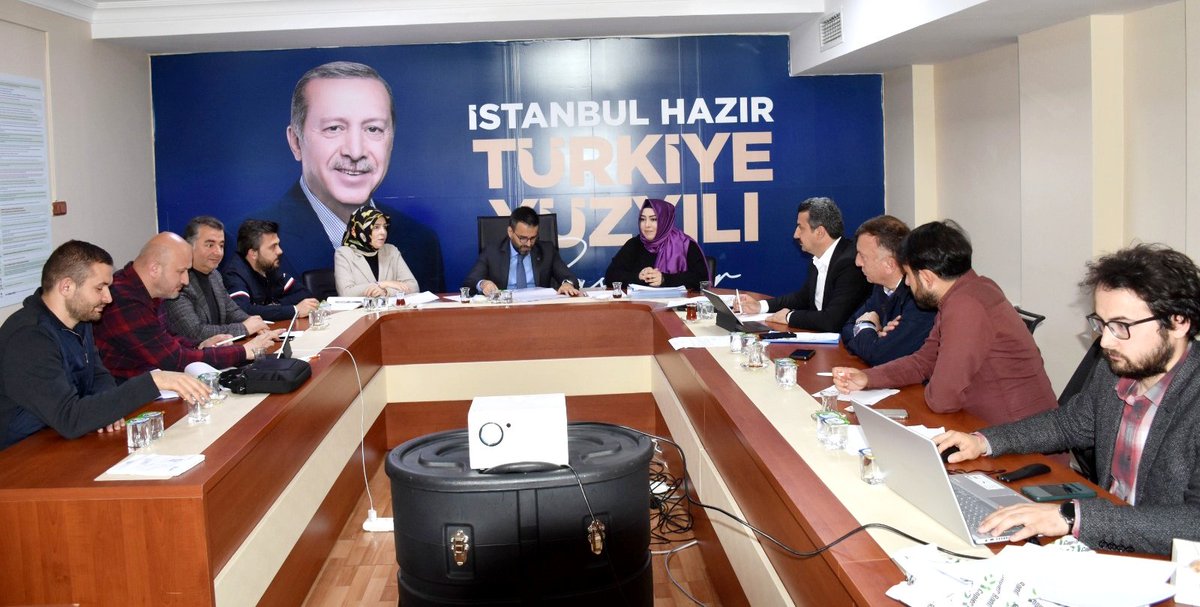 İstanbul Milletvekillerimiz Sn.<a href="/busrapaker/">Büşra Paker 🇹🇷</a> ve Senanur Çelik, İlçe Başkanımız <a href="/Av_EnesOzkan/">Av. Abdullah Enes Özkan 🇹🇷</a> ve SKM Başkanımız <a href="/mehmeterdogaan/">Mehmet Erdoğan🇹🇷</a>'ın katılımıyla 28 Mayıs'ta gerçekleşecek olan 2. Tur Cumhurbaşkanlığı Seçimleri hakkında istişare toplantısı gerçekleştirdik.

#DoğruZamanDoğruAday