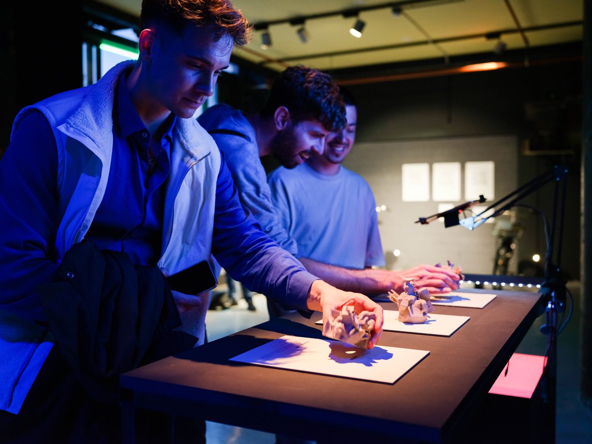 WHAT A MESS (2023) — whatamess.city
hugopilate.medium.com/what-a-mess-a-…

#RealitiesInTransition #XR #photogrammetry