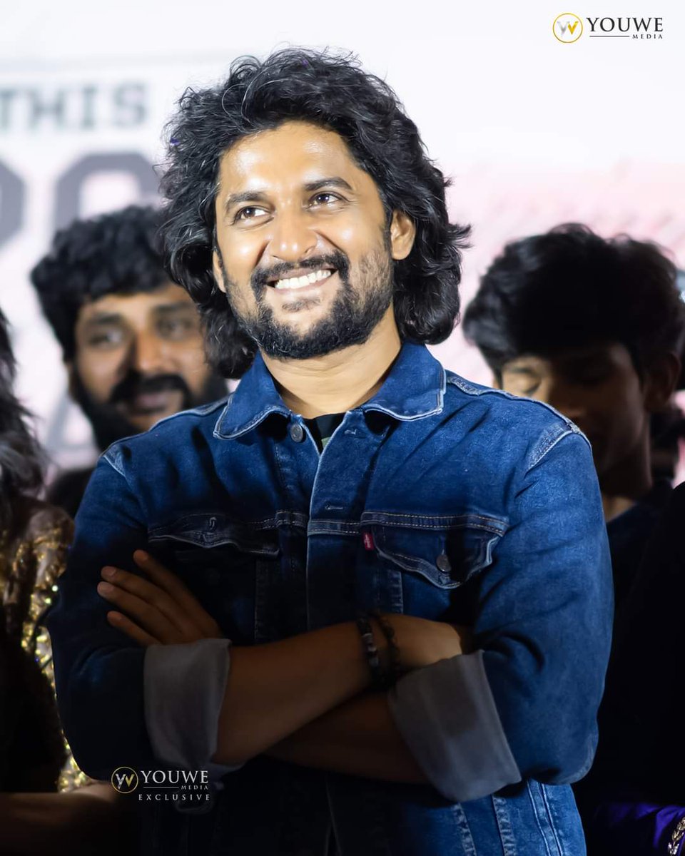 Our Natural 🌟 Actor Nani is all smiles as he clicked at the #MemFamous Trailer Launch Event😍✨

▶️youtu.be/81v2Umfsxn4

Event By @YouWeMedia 😎

#MemFamousVibe
#SumanthPrabhas #SharathChandra #AnuragReddy #ManiAegurla #MouryaNalagatla #kalyanNayak #ChaiBisketFilms #Laharifil