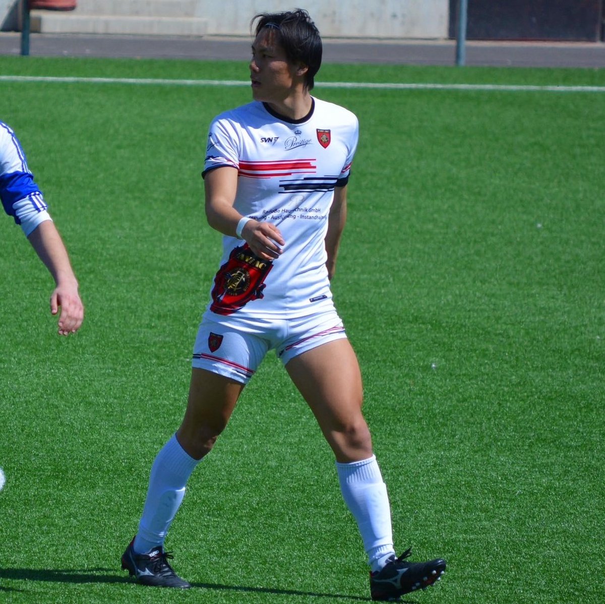 MICANGAofficial's tweet photo. オーストリアFavoritnerACでプレーする佐藤選手のクラファンが残り1日強です！

多数の支援者から目標金額を達成し、現在はNEXT GOALを追いかけている状況となります🔥

最近ベストイレブンにも選出された佐藤選手の応援を引き続きよろしくお願いいたします！

https://t.co/wEuOkmHaQz https://t.co/95MDuQ5Xkv