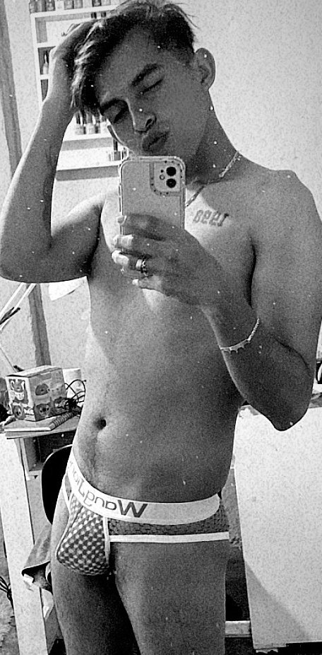 MarioRo47126495's tweet photo. @HilCornerr @EncuentroGayMty Siganme https://t.co/yoGaS8KfCd