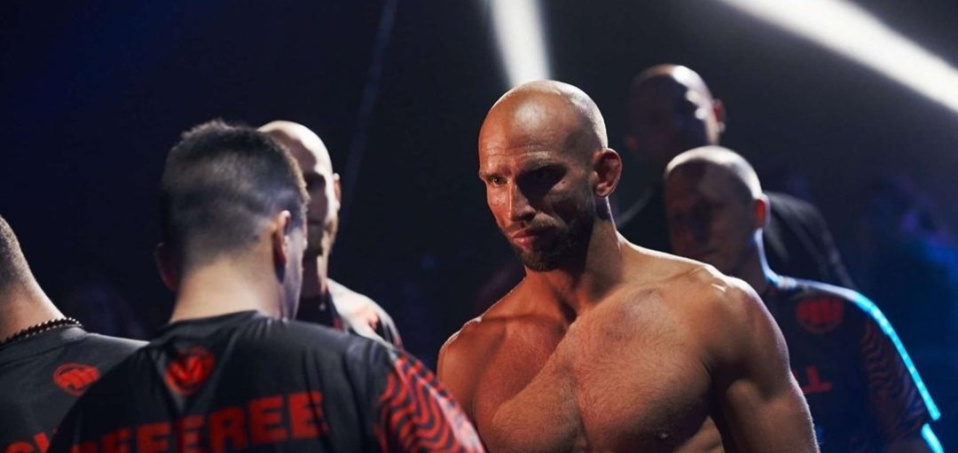 mmashorties's tweet image. 😮 Dokáže Avramovič znovu šokovat? 😮

#RFA #Avramovič