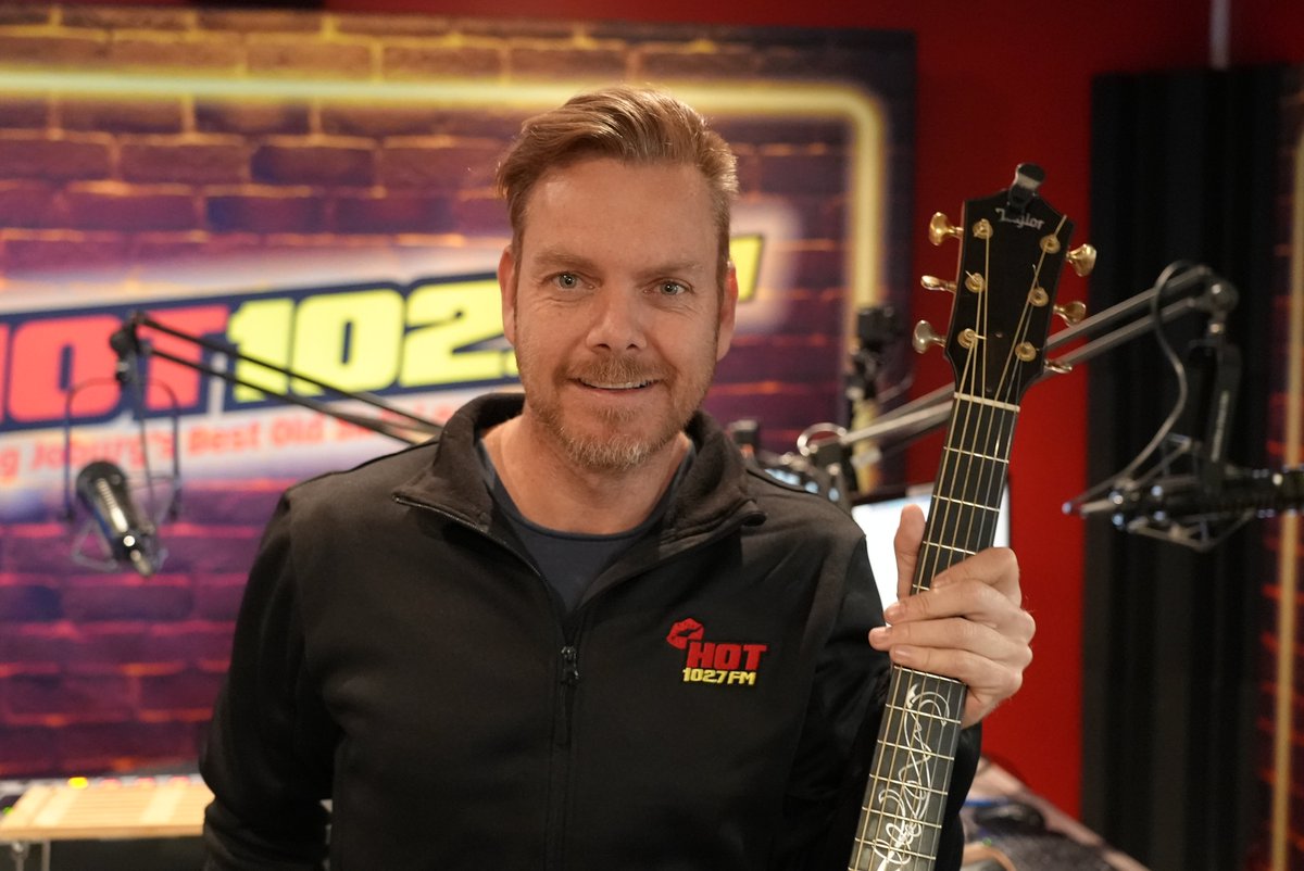 Hot1027FM's tweet photo. 🎶 Live music to start our day! Singer-songwriter @RossLearmonth  dropped by the Hot 1027 Breakfast show this morning and serenaded us with his incredible talent. What a way to kick off the day! 🎤🎵
#Hot1027 #Hot1027FM #RossLearmonth #LiveMusic  #BreakfastShow #Hot1027Breakfast https://t.co/Hf2SOWVYjO