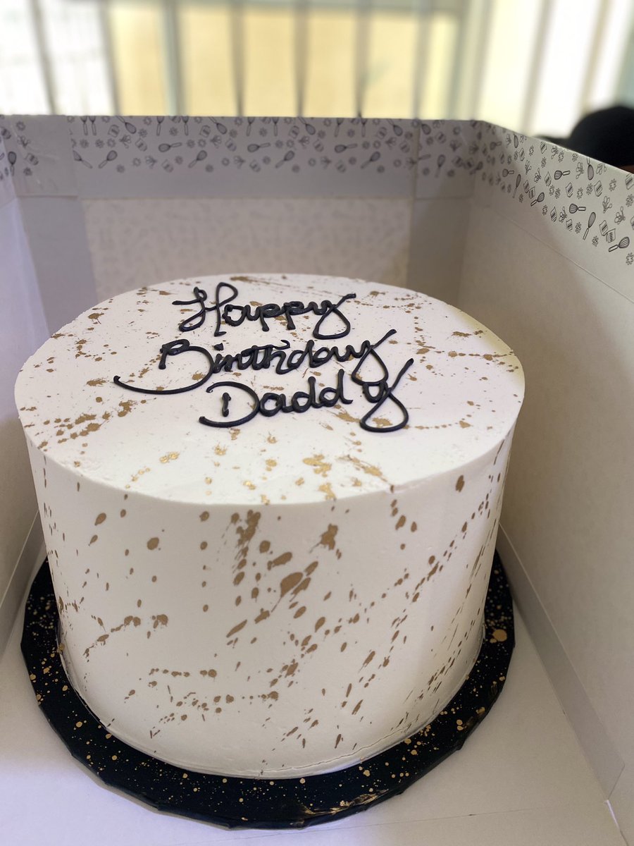 dupesbakery's tweet photo. Birthday cake for an amazing Dad.
 10" inches butter cream cake..

#cakesinikeja #dupesbakery #buttercreamcakes #birthdaycakes #dads #cakesinlagos #cakeporn https://t.co/PXrYqmjaEa