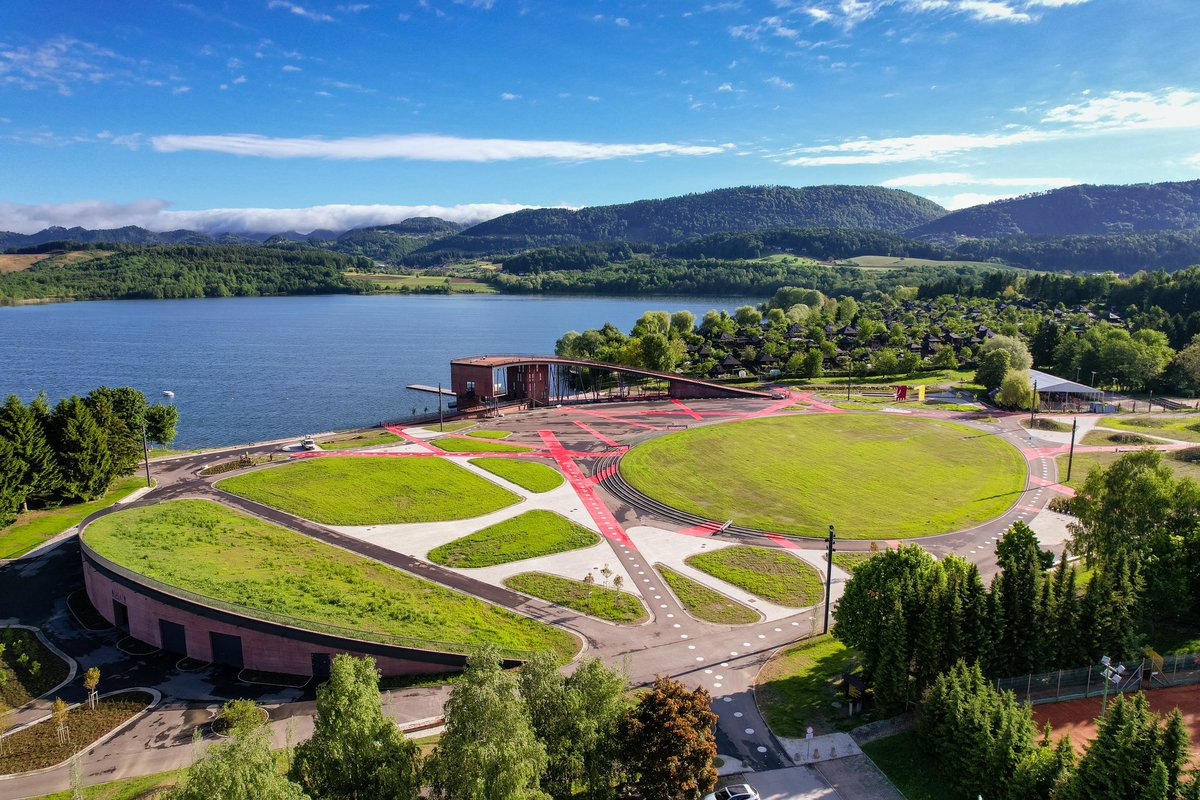 OFFICIAL HOST: VELENJE (S1)
Welcome to <a href="/MO_Velenje/">MO Velenje</a> – a family- and cyclist-friendly city.
bit.ly/44dJdit
 
#TourOfSlovenia #ifeelsLOVEnia #VisitVelenje