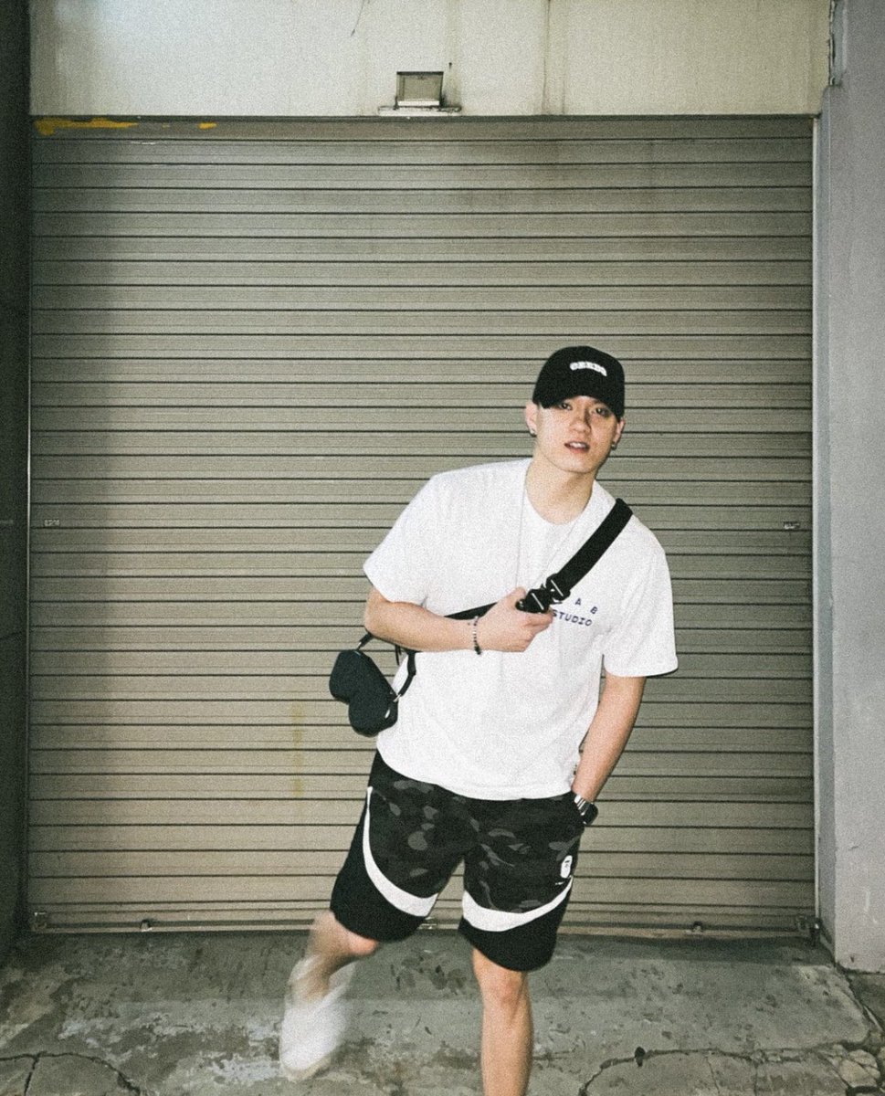BTOBmelodyMY's tweet photo. [180523] #BTOB #PENIEL Instagram Post Update

Pics from last night! Why am I disappearing in the first pic? Friend and I have been trying to figure out how to do this but we still have no idea

🔗 https://t.co/miKtd18c2d…

#프니엘 @PenielShin
#비투비 @OFFICIALBTOB #BTOBMYFanbase https://t.co/FMKnRjI25Y