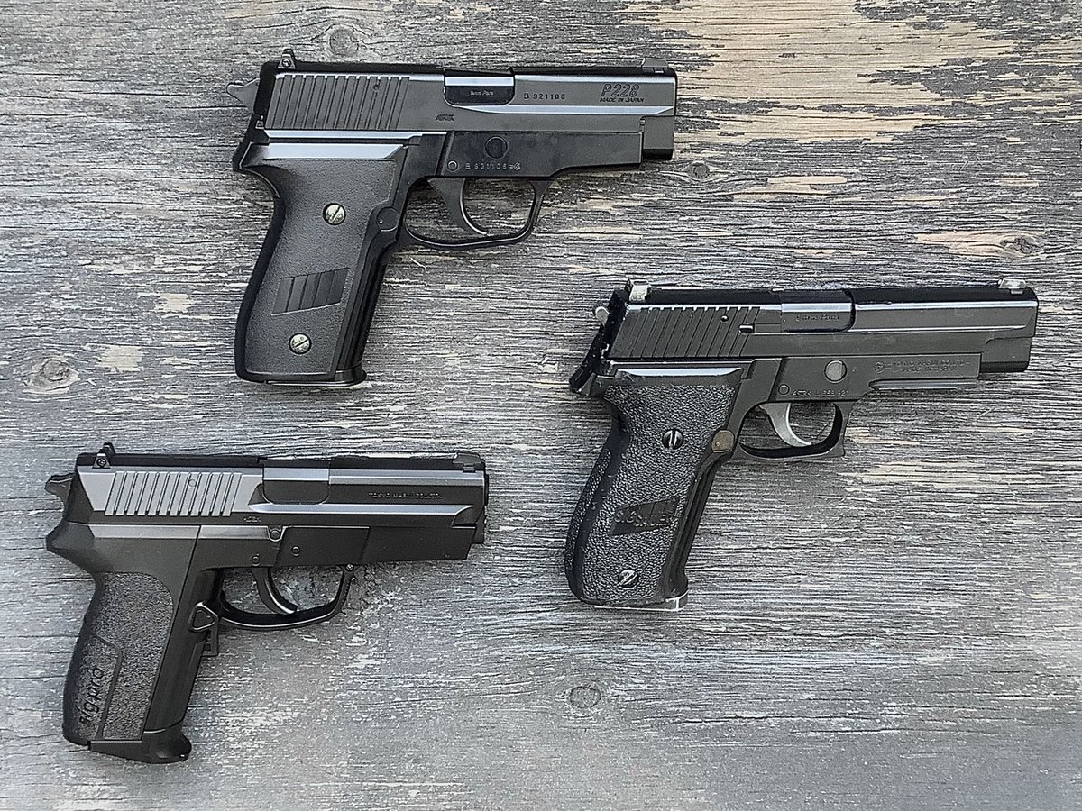 MetalicAir's tweet photo. #東京マルイ #SIG #ハンドガン 三態。
マルイの #P320 いつ出る?
ホビーショー見てたら、クラウンの方が先に出そうな…
と思わせて…🥳😱🎉みたいな?
#P226 #P228 #SP2340
#ガスブローバック #エアコキ #電動ブローバック
#エアガン #Airsoft https://t.co/J90E7ToCTm
