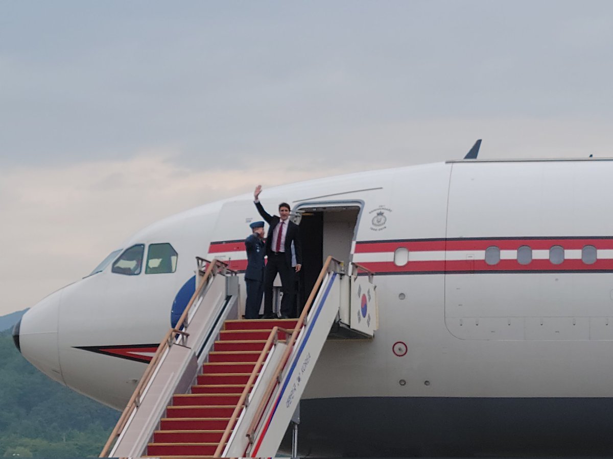 TamaraMawhinney's tweet image. From Team🇨🇦 in 🇰🇷 to Team🇨🇦 in🇯🇵 best wishes for the G7 Summit ahead.🙏 @PMcanadien @CanadianPM pour une visite historique en Corée. So much for us to build on!  🙏 @AmbCanCoree @CanEmbKorea pour du beau travail 감사합니다