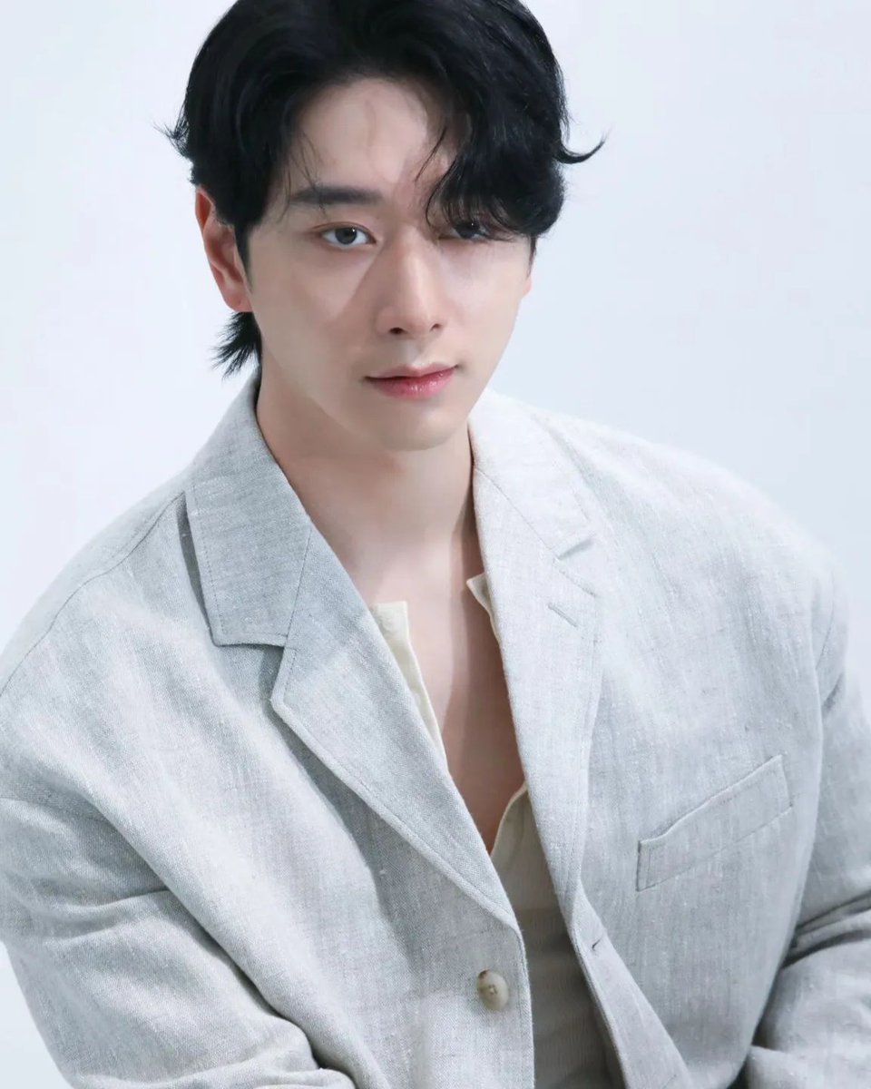 jun2pmtec's tweet photo. mimm_official IG
⠀
노블레스 화보 비하인드🫣
⠀
𝑨𝒄𝒕𝒐𝒓 @hwang_chan222
𝑯𝒂𝒊𝒓 @mimm_karam
𝑴𝒂𝒌𝒆𝒖𝒑 @mimm_heesun
𝒔𝒉𝒐𝒑 @mimm_official
#찬성 #황찬성 #배우 #모델 #화보 #비하인드 #노블레스 #보라데보라 #드라마 #남자배우 #배우헤어 #배우메이크업 #밈 #mimm https://t.co/SfDSE24N9c