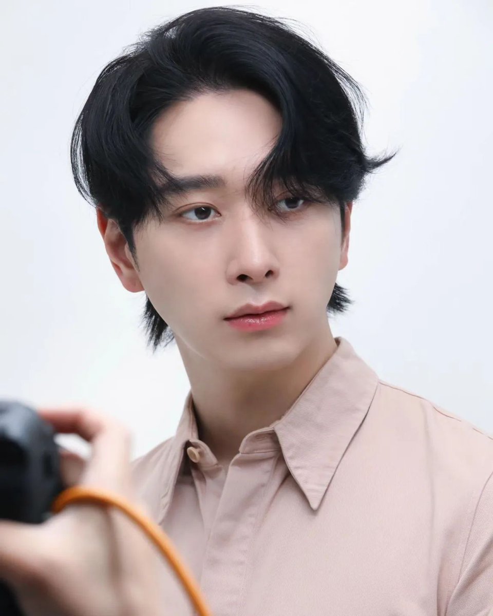 jun2pmtec's tweet photo. mimm_official IG
⠀
노블레스 화보 비하인드🫣
⠀
𝑨𝒄𝒕𝒐𝒓 @hwang_chan222
𝑯𝒂𝒊𝒓 @mimm_karam
𝑴𝒂𝒌𝒆𝒖𝒑 @mimm_heesun
𝒔𝒉𝒐𝒑 @mimm_official
#찬성 #황찬성 #배우 #모델 #화보 #비하인드 #노블레스 #보라데보라 #드라마 #남자배우 #배우헤어 #배우메이크업 #밈 #mimm https://t.co/SfDSE24N9c