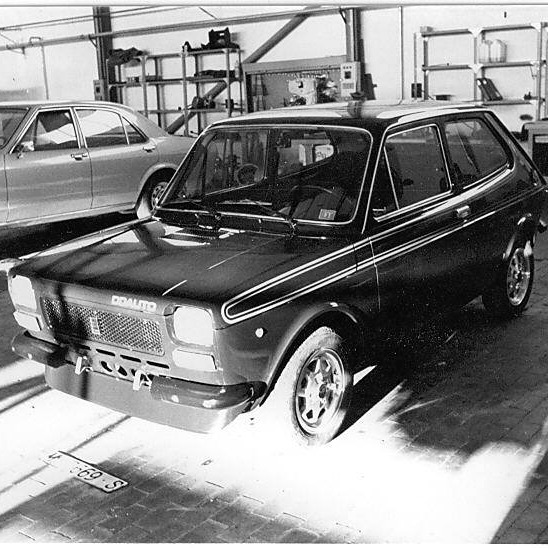 RallyCatalunya_'s tweet photo. ⏪ Hoy recordamos el preparador #Ddauto, que desde 1969 y hasta 1977 se dedicó a preparar modelos @tuSEAT, destacando con los 124 y los 1430, de los cuales fabricó cerca de 700 unidades, muy buscadas hoy en día. ¡Incluso tuvo un proyecto para preparar el 127!

#TBT https://t.co/bqGFD3lO7o