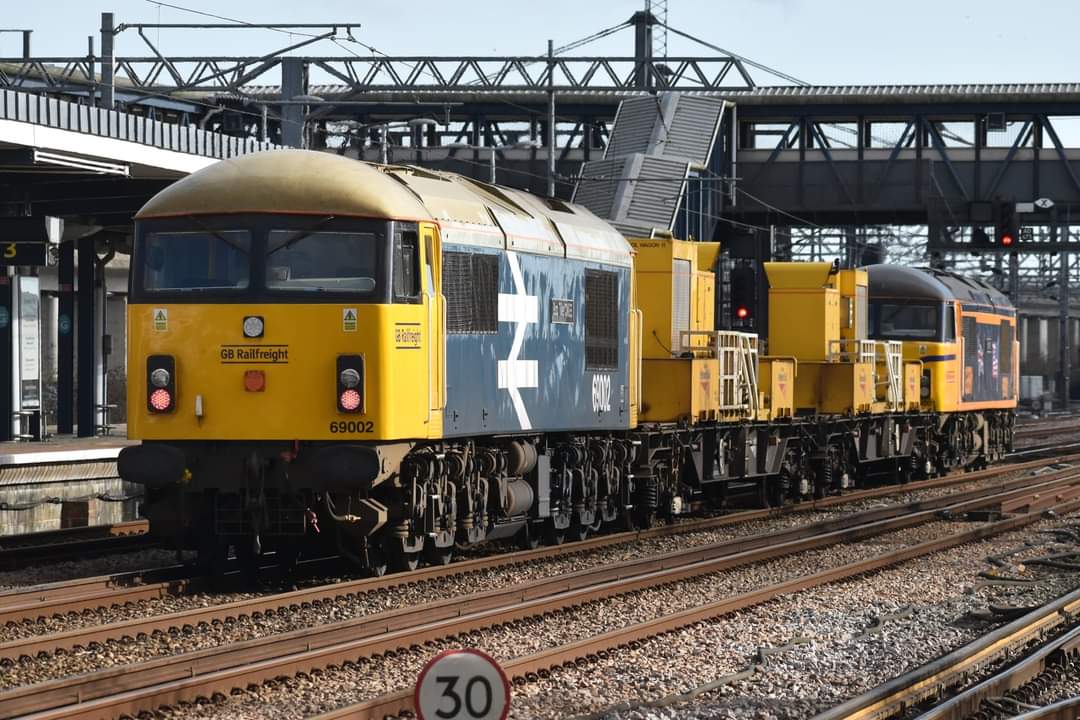 69001 with 69002 working 3Y05 Tonbridge West Yard- Tonbridge West Yard passing Ashford International, 11th February 2022. Little did I know at the time this was my last day at previous job in Ashford before starting on the railway the following Monday! @GBRailfreight