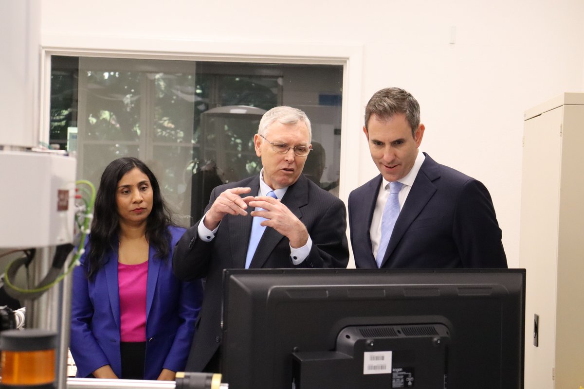 CurtinMedia's tweet photo. Great to have Treasurer of Australia, Hon Dr @JEChalmers and Zaneta Mascarenhas, Member for Swan come to check out the  work of our #Hydrogen Storage Research Group at the @JDLCentre on campus today. @CurtinUni https://t.co/TVWrQaywJu