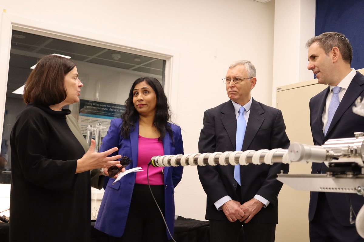 Great to have Treasurer of Australia, Hon Dr <a href="/JEChalmers/">Jim Chalmers MP</a> and Zaneta Mascarenhas, Member for Swan come to check out the  work of our #Hydrogen Storage Research Group at the <a href="/JDLCentre/">JohndeLaeter Centre</a> on campus today. <a href="/CurtinUni/">Curtin University</a>