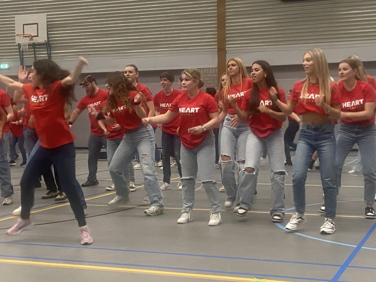 Mooie show van The Young Americans op het <a href="/maaslandcollege/">Maaslandcollege</a> Oss!