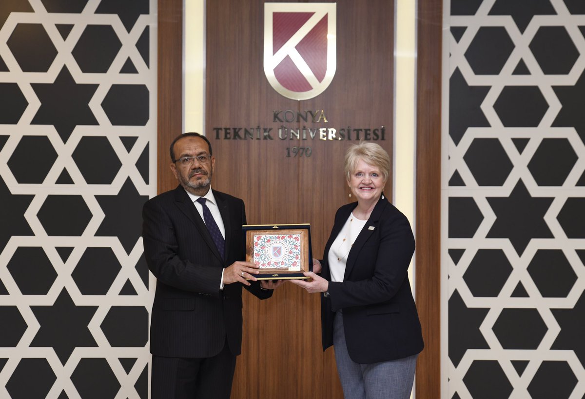 Konya Teknik Üniversitesi (KTÜN) (@ktunedu) on Twitter photo Amerika Arkansas Tech Üniversitesi Rektörü Prof. Dr. Robin E. Bowen ve beraberindeki heyet, Rektörümüz Prof. Dr. Osman Nuri Çelik’i makamında ziyaret ederek görüşmelerde bulundu. 
<a href="/oncelik/">Osman Nuri ÇELİK🇹🇷</a> Amerika Arkansas Tech Üniversitesi Rektörü Prof. Dr. Robin E. Bowen ve beraberindeki heyet, Rektörümüz Prof. Dr. Osman Nuri Çelik’i makamında ziyaret ederek görüşmelerde bulundu. 
<a href="/oncelik/">Osman Nuri ÇELİK🇹🇷</a>