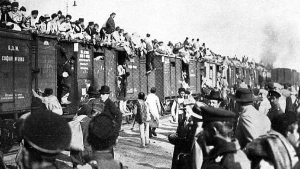 DtAhmetAtac's tweet photo. #18Mayıs1944’te öz vatanlarından sürgün edilen, insanlık dışı muamelelere maruz bırakılan on binlerce Kırım Tatarını saygı ve rahmetle anıyorum. Yaşanan zulmü unutmayacak ve Kırım Tatarı dostlarımızın haklı mücadelesinde her zaman yanlarında olacağız. https://t.co/kmypZEVRwl