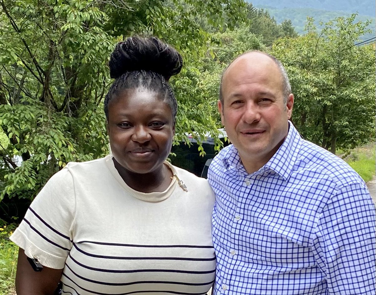 StewartRWheeler's tweet image. And with that, another great #Protocol collaboration — this time w/ excellent 🇰🇷 &amp;amp; 🇨🇦 colleagues

Success in this business takes communication, flexibility, shared purpose, trust &amp;amp; good humour .  감사합니다 — merci beaucoup 🙏🏼 !! 

@koremb_canada 
@CanEmbKorea 
#ProtocolMatters