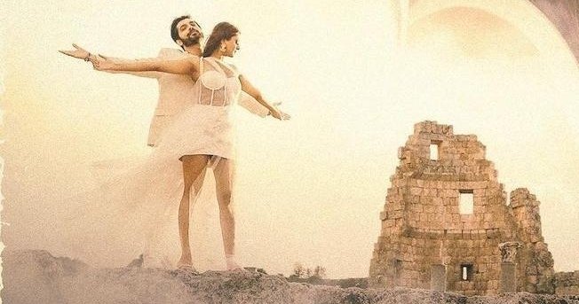 Smp_Smarmy's tweet image. Feel the wind🫴

#SharadMalhotra #DNH