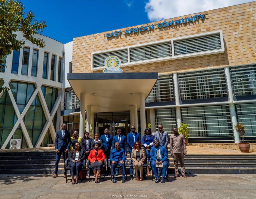YUNA_Tanzania's tweet image. Group photos with our Special Guests, Partners and Delegates!!

#yunatz #timun23