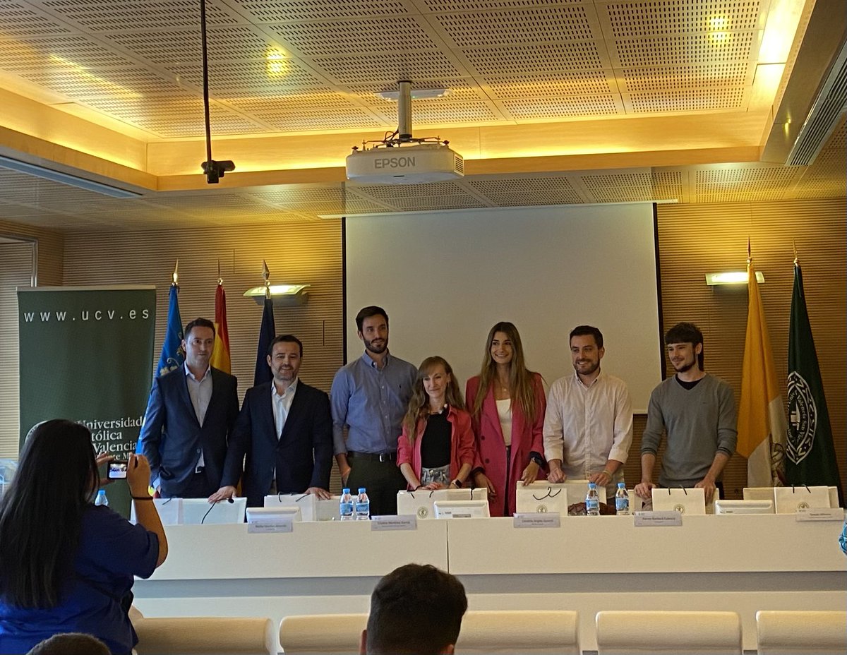 🟠Ayer por la tarde, @NachoSanchezCs participó en el debate organizado por <a href="/UCV_svm/">Universidad Católica de Valencia</a> y <a href="/ProfBroseta/">Fundación Prof.Manuel Broseta</a> , en el cual nuestro coordinador autonómico pudo compartir nuestros puntos de vista con compañeros de otros partidos y con el público.

#JóvenesSomosPresente
#RenovaciónValencia