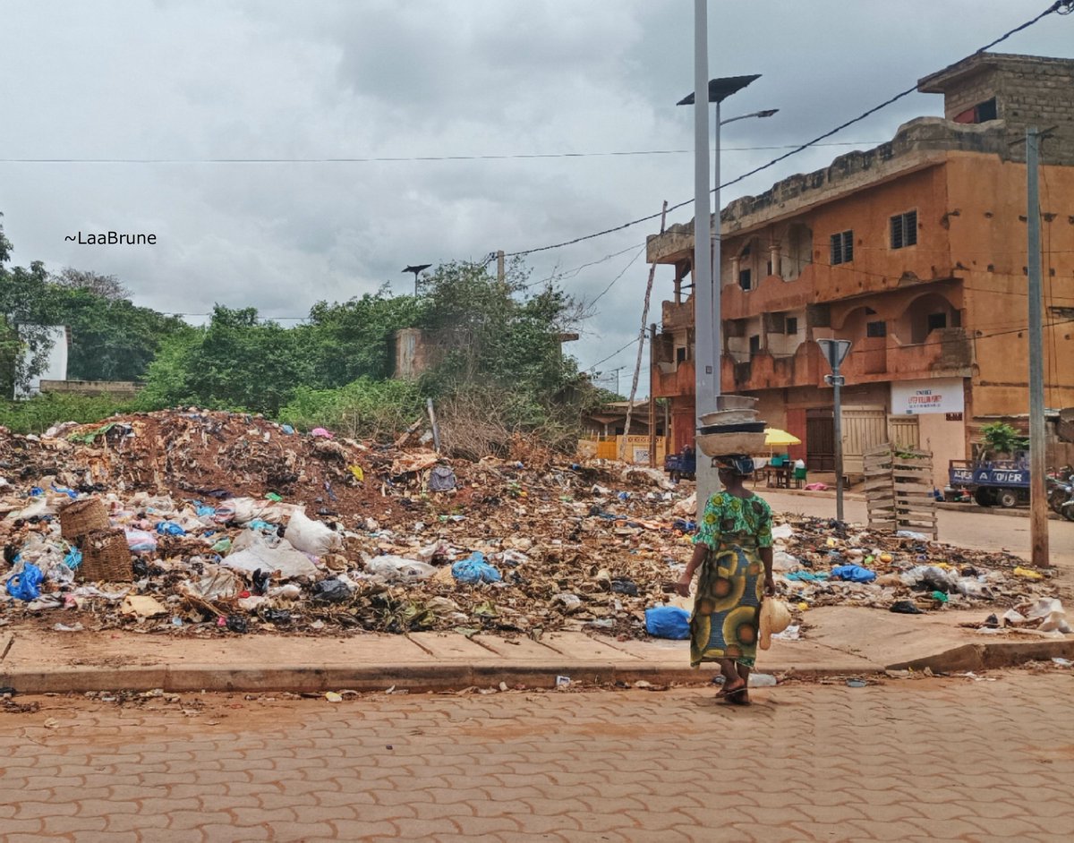 Est-ce qu'on va s'en sortir ?

Des dépotoirs créés au cœur des villes. 

Allumons nos cerveaux!

<a href="/pnudfr/">ONU Développement</a> #environnement <a href="/ClimateChance/">Climate Chance</a> #pauvreetpropre
<a href="/PNUDBenin/">PNUD Bénin</a> <a href="/ONU_fr/">Nations Unies (ONU)</a>