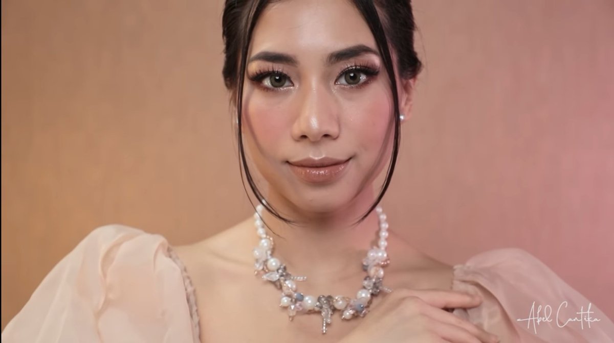 belidisinikak's tweet photo. Pengen nyoba makeup tapi budget terbatas? Atau masih pemula? Cobain produk-produk yang direkomendasiin oleh Abel Cantika yukk🥰
💄Abel's Makeup Products for 300k Challenge!💵
---
#ShopeeID #makeup #pinkflash #OMG #ertos https://t.co/ZtIMX5ZS7b