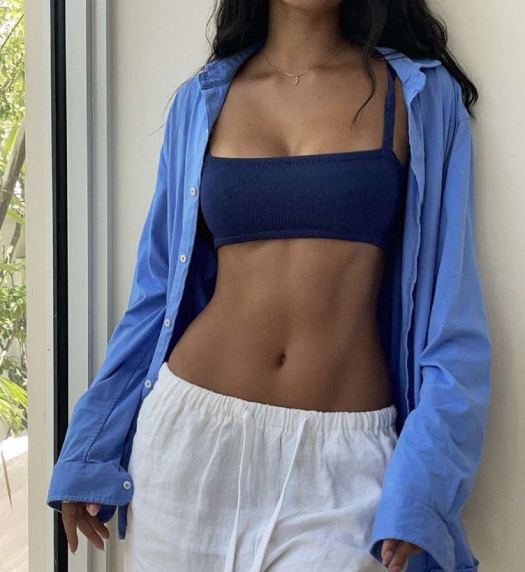 0sugr's tweet image. الخصر واللون ولاغلطه!