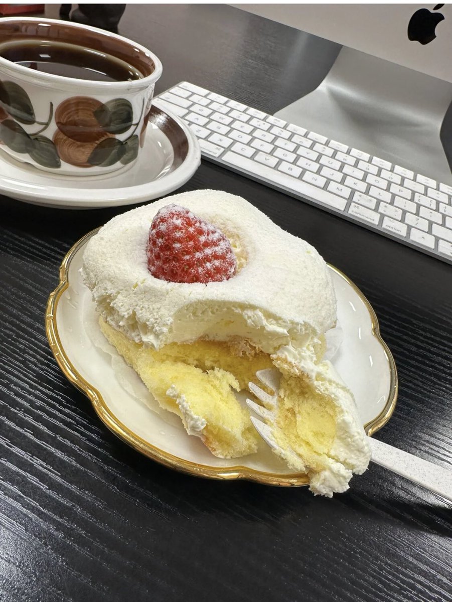 weiwei5231's tweet photo. 久违不见的味道真好！下午甜品🍮 https://t.co/UOIcnffdpe