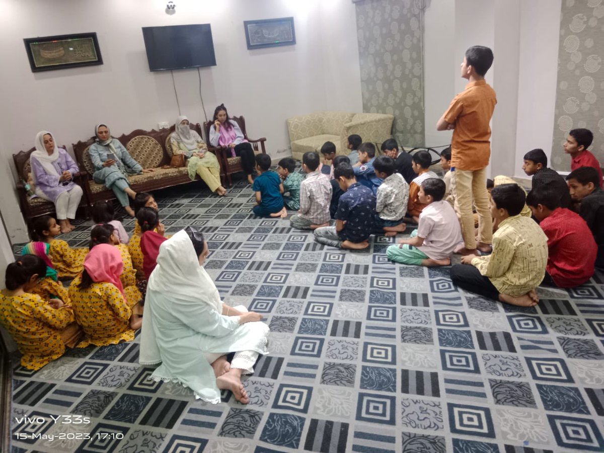juftrustreg's tweet photo. JUF had some its lovely family members at the premises. Dr. Mehruk, Dr. Mehreen, Dr. Shabana, Dr. Samar and Dr. Saira spent the day with the bright little stars of #JUF. Conversations, laughter &amp; sheer excitement was the aura of the day as our wonderful guests. 
 #Children https://t.co/gnvXAN7oNf