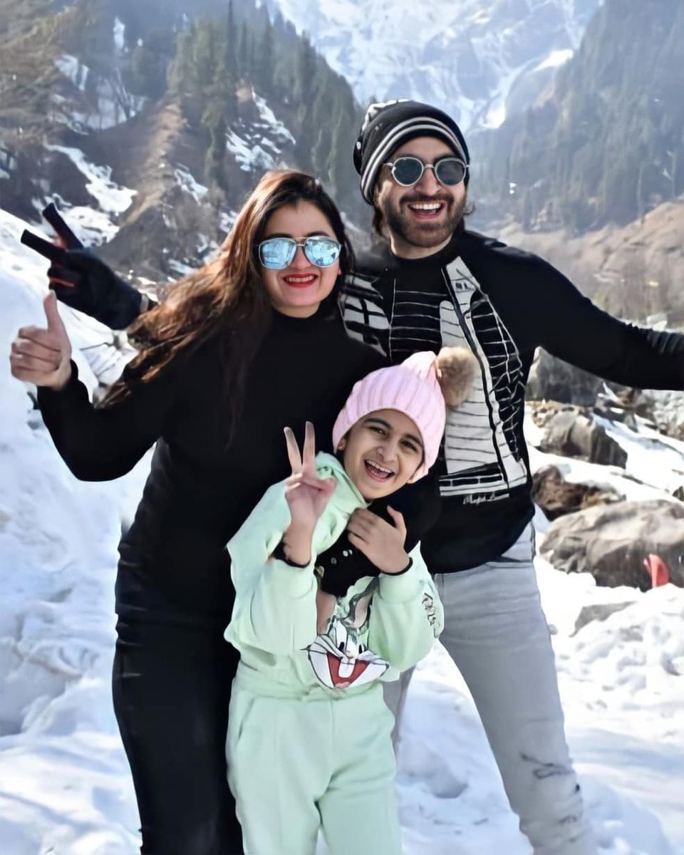 soumajit_choco's tweet photo. may god bless them from evil eye.. @jeet30 #Mohna Bhabi & #Navanya 🧿 https://t.co/dDLYdnDRQQ