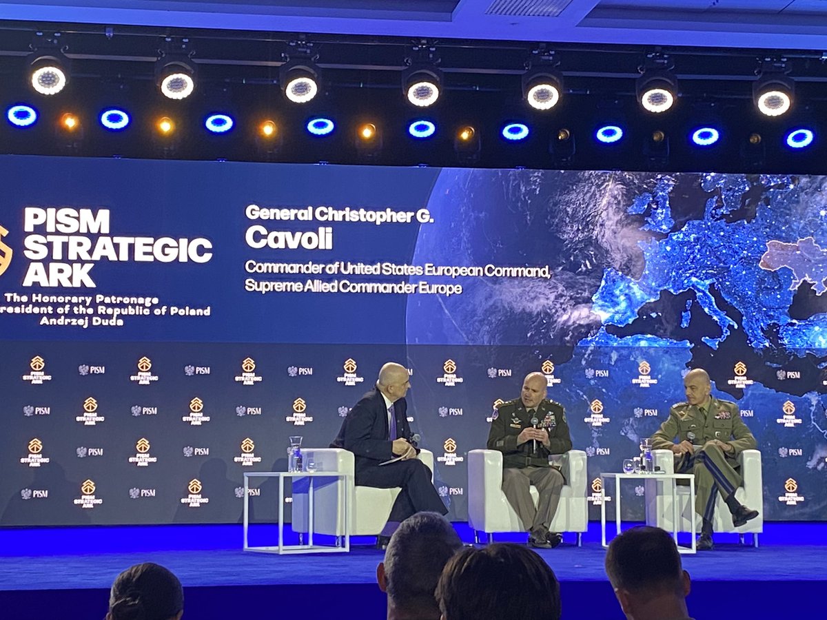 FilipBryjka's tweet image. Gen. Cavoli @SHAPE_NATO „one of the lessons learned from the war in Ukrainę 🇺🇦 is that, if you have a Russian 🇷🇺 military equipment it’s better to get rid of it asap because of its low quality and inefficiency” 😅 #Strategic_Ark @Strategic_Ark @PISM_Poland