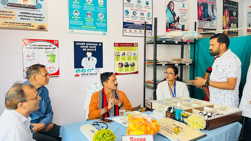 TB Mukt Bharat, Sonbhadra,UP (@ntep_upsbd) on Twitter photo आज एच डब्लू सी बभनौली रॉबर्ट्सगंज में बीजेपी जिला अध्यक्ष अजीत चौबे और डी टी ओ Dr प्रेमनाथ सर के द्वारा 21 कार्य दिवसों में चलाए जा रहे एसीएफ का शुभारंभ किया गया।
<a href="/DmSonbhadra/">DM Sonbhadra</a> <a href="/ntep_UP/">TB Mukt Bharat- Uttar Pradesh</a> <a href="/nishantjeph/">Dr Nishant Kumar</a> <a href="/ntep_UP/">TB Mukt Bharat- Uttar Pradesh</a> <a href="/bhupesh4bjp/">Bhupesh Chaubey</a> <a href="/MoHFW_INDIA/">Ministry of Health</a> <a href="/CmoSonbhadra/">CMO Sonbhadra</a> <a href="/nhm_up/">NHM UP</a> <a href="/mansukhmandviya/">Dr Mansukh Mandaviya</a> आज एच डब्लू सी बभनौली रॉबर्ट्सगंज में बीजेपी जिला अध्यक्ष अजीत चौबे और डी टी ओ Dr प्रेमनाथ सर के द्वारा 21 कार्य दिवसों में चलाए जा रहे एसीएफ का शुभारंभ किया गया।
<a href="/DmSonbhadra/">DM Sonbhadra</a> <a href="/ntep_UP/">TB Mukt Bharat- Uttar Pradesh</a> <a href="/nishantjeph/">Dr Nishant Kumar</a> <a href="/ntep_UP/">TB Mukt Bharat- Uttar Pradesh</a> <a href="/bhupesh4bjp/">Bhupesh Chaubey</a> <a href="/MoHFW_INDIA/">Ministry of Health</a> <a href="/CmoSonbhadra/">CMO Sonbhadra</a> <a href="/nhm_up/">NHM UP</a> <a href="/mansukhmandviya/">Dr Mansukh Mandaviya</a>
