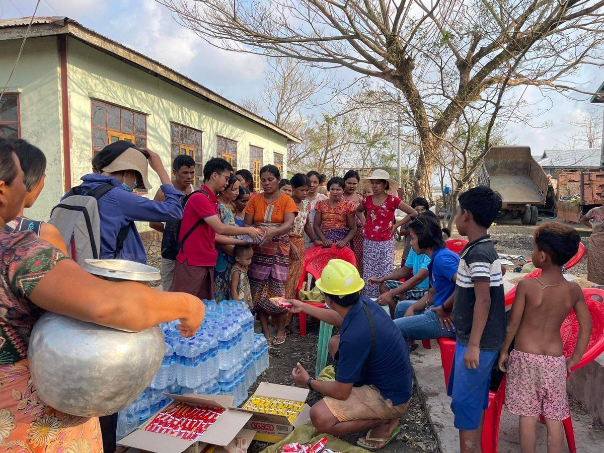 cfor_integrity's tweet image. After cyclone Mocha hit Myanmar on the weekend, communities across Rakhine State lack access to safe drinking water. Yesterday, water was handed out to communities affected particularly hard.
#CycloneMocha