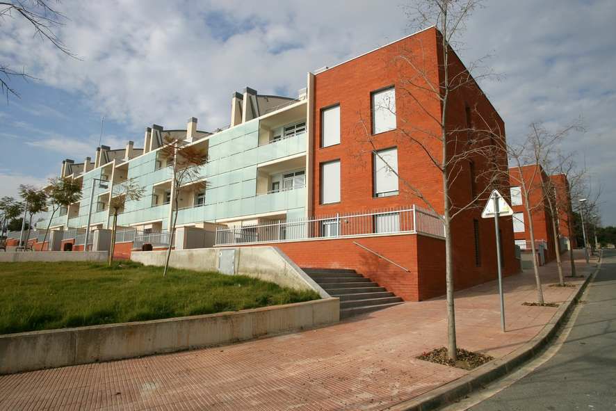 gencat's tweet image. 🏚️ @gencat comença els tràmits per aplicar la nova Llei estatal d'#habitatge a Catalunya i tornar a limitar els preus del #lloguer.

💶 Les àrees tenses on es fixarà la limitació es declararan de manera immediata. gen.cat/3BAumRR