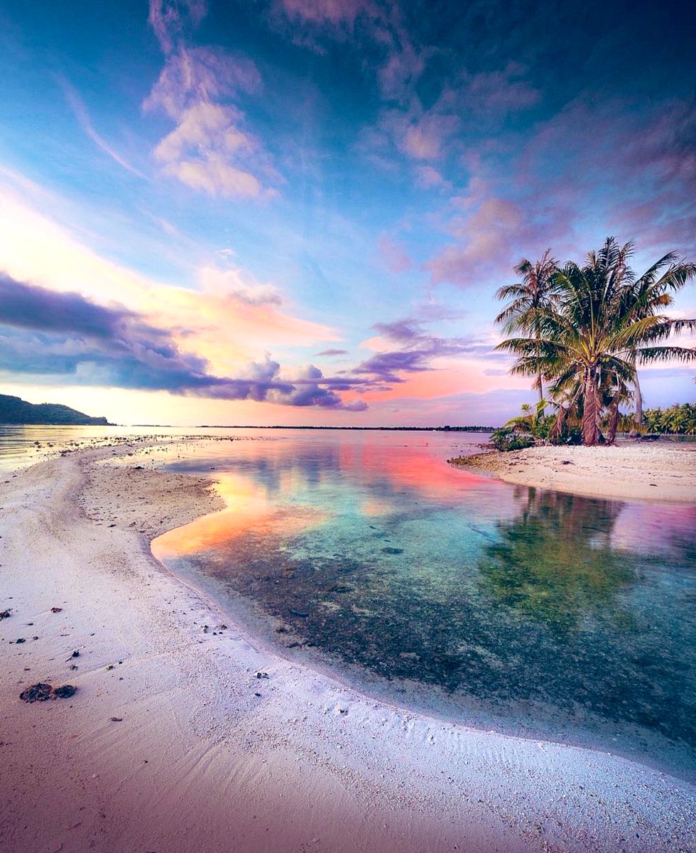 Happy Thursday 

Bora Bora