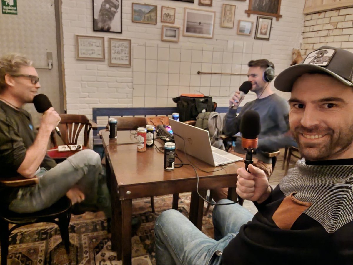 Een podcast over wielrennen, Arriere de la Course! (@overwielrennen) on Twitter photo Vandaag 5 jaar geleden ontstond het idee voor onze #podcast
Vele podcasts later met te gekke gasten, hebben we er nog steeds net zo veel lol in🙏🏻
Iedereen bedankt voor het luisteren en op naar de volgende 5 jaar!!
<a href="/nl_peterkoning/">Peter Koning - Koersprêt</a>
<a href="/Wilco84/">Wilco Kenter</a>
<a href="/MichielBeemster/">Michiel Beemster</a> Vandaag 5 jaar geleden ontstond het idee voor onze #podcast
Vele podcasts later met te gekke gasten, hebben we er nog steeds net zo veel lol in🙏🏻
Iedereen bedankt voor het luisteren en op naar de volgende 5 jaar!!
<a href="/nl_peterkoning/">Peter Koning - Koersprêt</a>
<a href="/Wilco84/">Wilco Kenter</a>
<a href="/MichielBeemster/">Michiel Beemster</a>